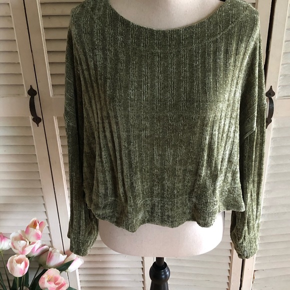 (UO) Out From Under Green Ribbed Cropped Sweater - Picture 3 of 8
